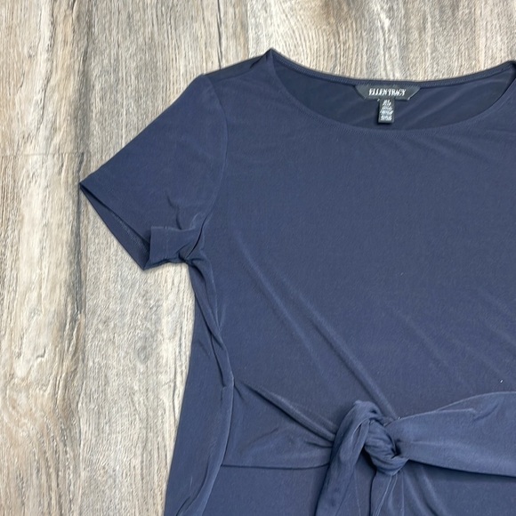 Ellen Tracy Navy Blue Short Sleeve Crewneck Blouse with tie waist, size small - Picture 3 of 8